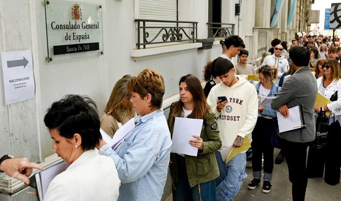 ¿Son todos exiliados políticos? 1 ¿Son todos exiliados políticos?